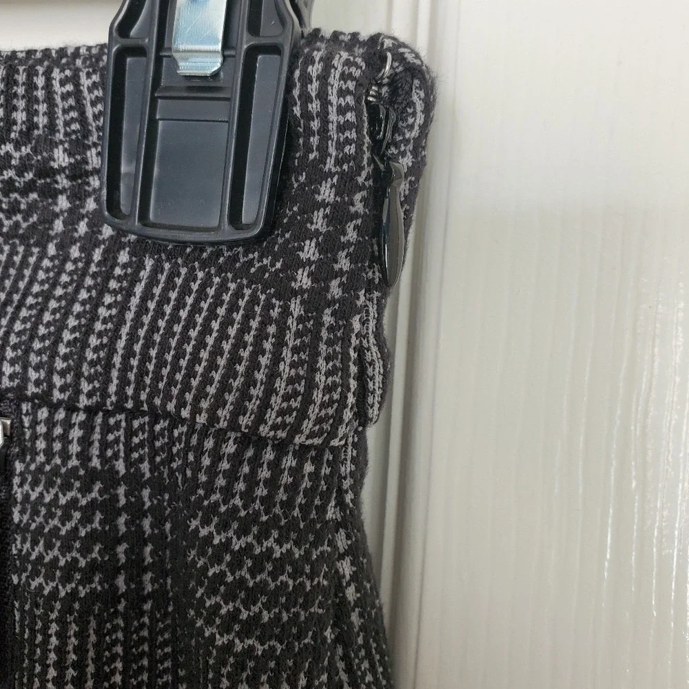 Michael Kors Plaid Pencil Skirt‎ Black and White Zipper Accents Slit SZ:S